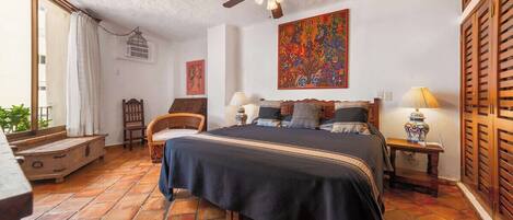 2 bedrooms, iron/ironing board, travel cot, WiFi