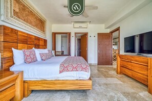 3 bedrooms, desk, iron/ironing board, travel cot