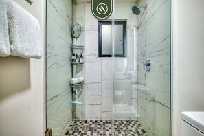 Shower, hair dryer, towels - 2 BR Condo in Romantic Zone - Pool - Terrace (Puerto Vallarta)