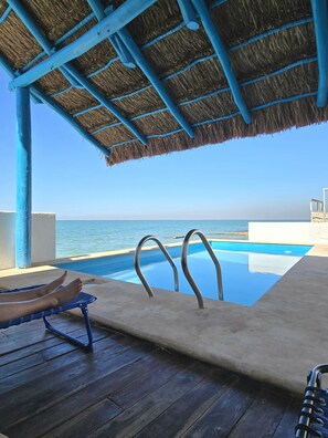 Outdoor pool - Enjoy the coast of Campeche in Villa Santorini (Camp.)