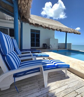 Outdoor pool - Enjoy the coast of Campeche in Villa Santorini (Camp.)