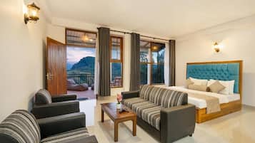 Family Room, Balcony, Mountain View | Free WiFi