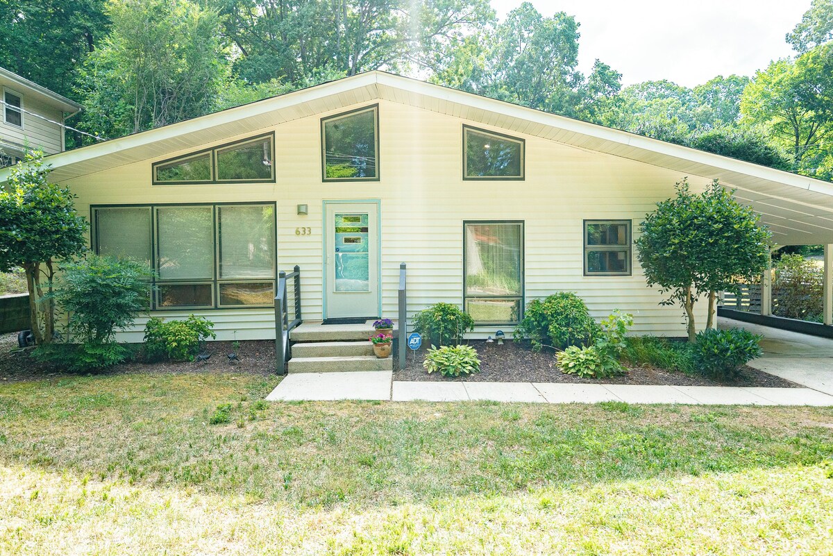 Downtown Raleigh Relaxing Retreat, Near NCSU & Meredith College - Pet Friendly