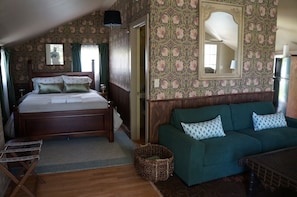 Desk, iron/ironing board, travel cot, free WiFi