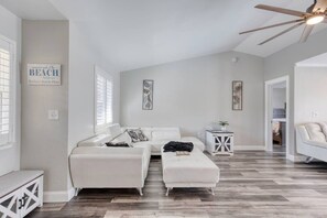 Smart TV - Sunny Days & Poolside Plays (Port Orange)