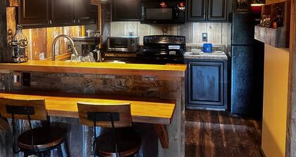 Stylish `Barn Loft` near Grayson Highlands