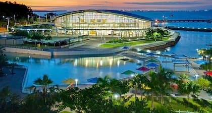 Zen Coastal Hideaway: Modern ~ Hospital ~ Beach