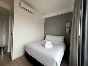WiFi, bed sheets