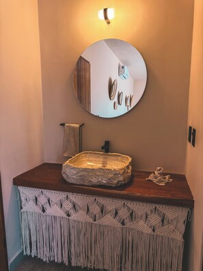 Deluxe Twin Room, Garden View | In-room safe, free WiFi