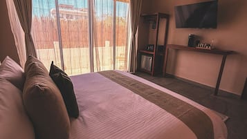 Habitación doble Deluxe, balcón, vista al jardín | Caja de seguridad en la habitación y wifi gratis