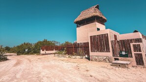 Mặt tiền nơi lưu trú