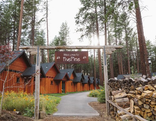 FivePine Lodge & Cabins - Serenity Cabin