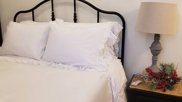 3 bedrooms, iron/ironing board, WiFi, bed sheets