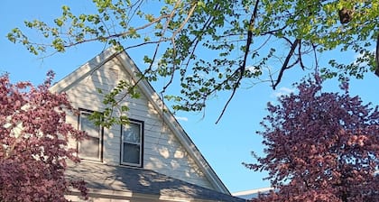 Charming 4BR Craftsman Family Home in Emery