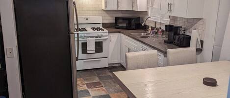 Microondas, horno y parrilla de estufa