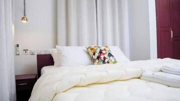 4 bedrooms, bed sheets