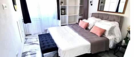 1 bedroom, iron/ironing board, internet, bed sheets