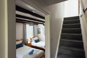 4 bedrooms, iron/ironing board, travel cot, free WiFi