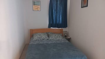 2 slaapkamers, een strijkplank/strijkijzer