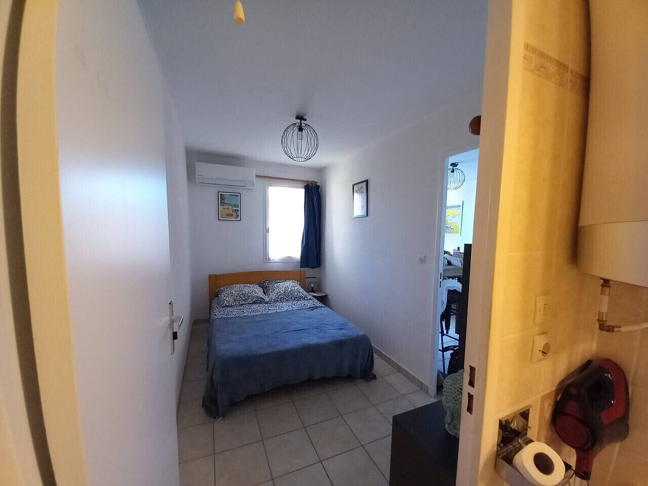 2 chambres, fer et planche à repasser