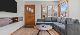 Charming 3-bedroom house Close to All in Milwaukee