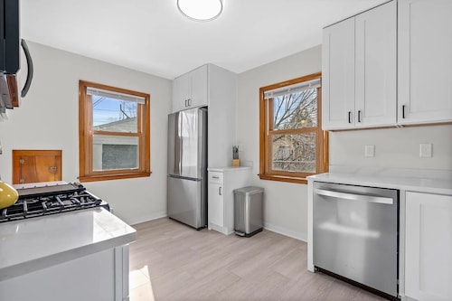 Charming 3-bedroom house Close to All in Milwaukee