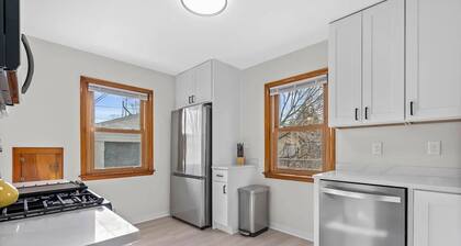 Charming 3-bedroom house Close to All in Milwaukee