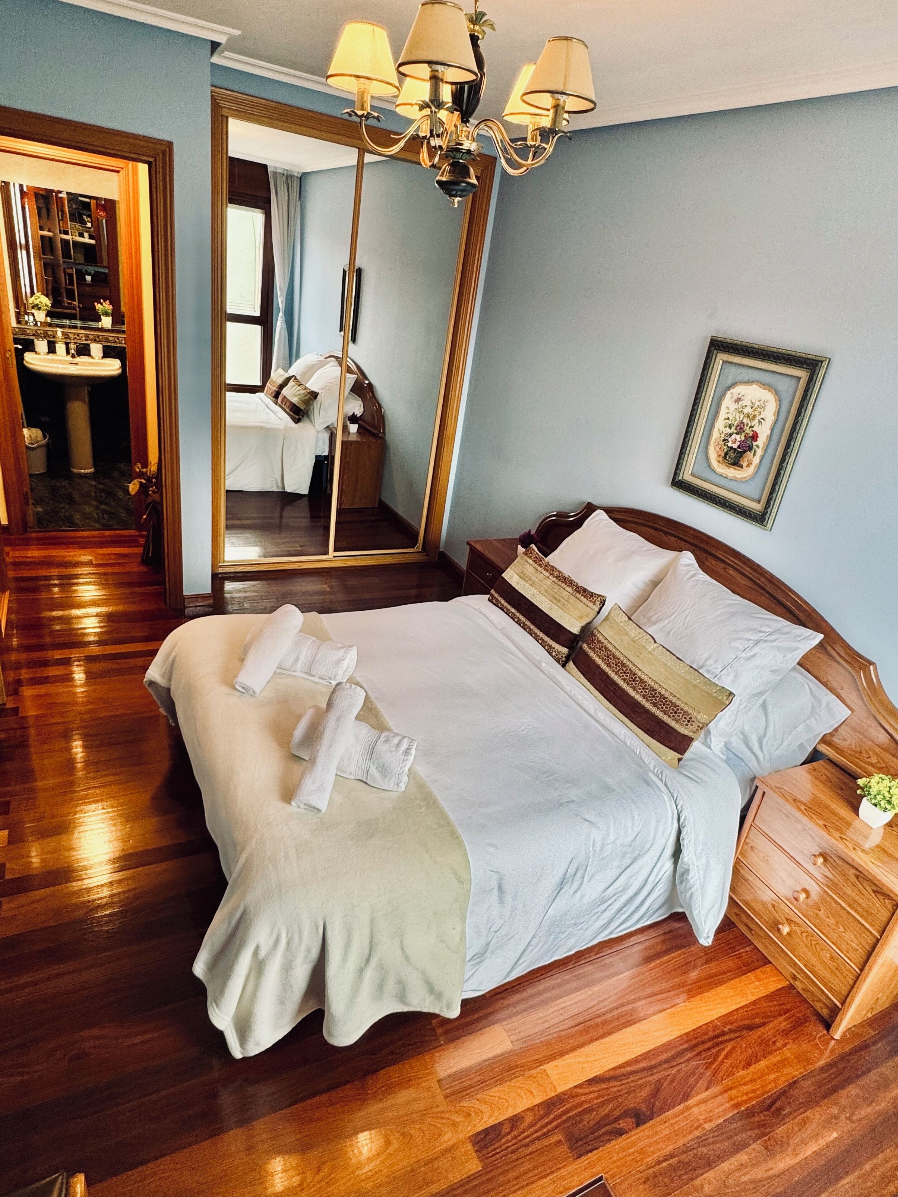 2 bedrooms, bed sheets