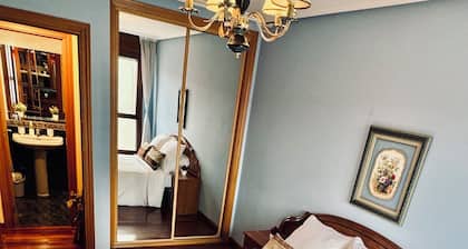 Relax in the center of Llanes and 50m from the beach.