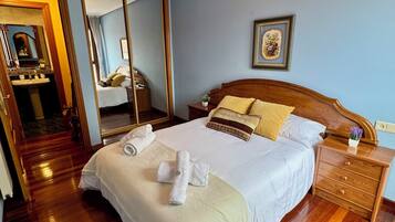 2 bedrooms, bed sheets, wheelchair access