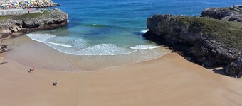 Relax in the center of Llanes and 50m from the beach.