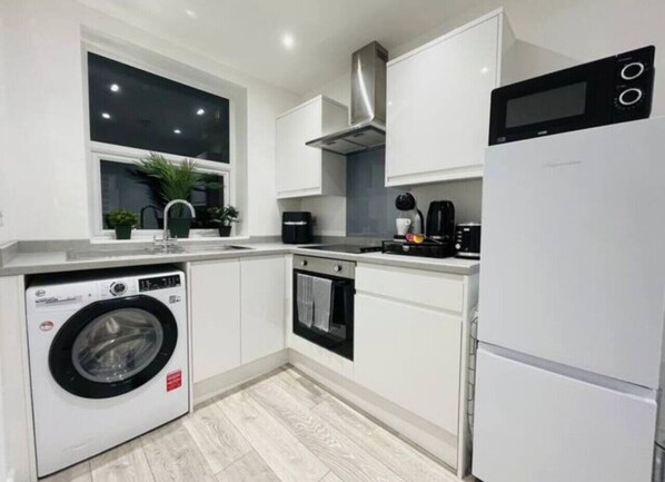 Fridge, microwave, oven, stovetop