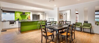 Stylish Marina-Front Getaway – Port Geographe