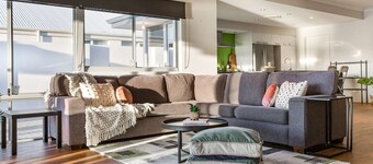 Stylish Marina-Front Getaway – Port Geographe
