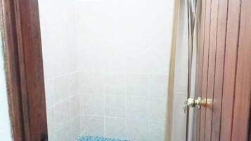 Toallas, jabón, papel de baño