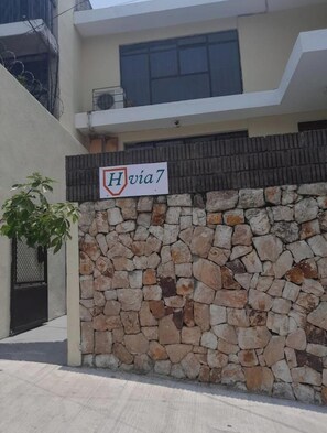 Exterior - 4 Stunning Cool Studio in tourist area (Ciudad de Guatemala)