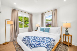 3 bedrooms, desk, iron/ironing board, travel cot - The Coral Cabana | A Modern Palm Beach Escape! (West Palm Beach)