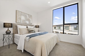 3 bedrooms, iron/ironing board, free WiFi