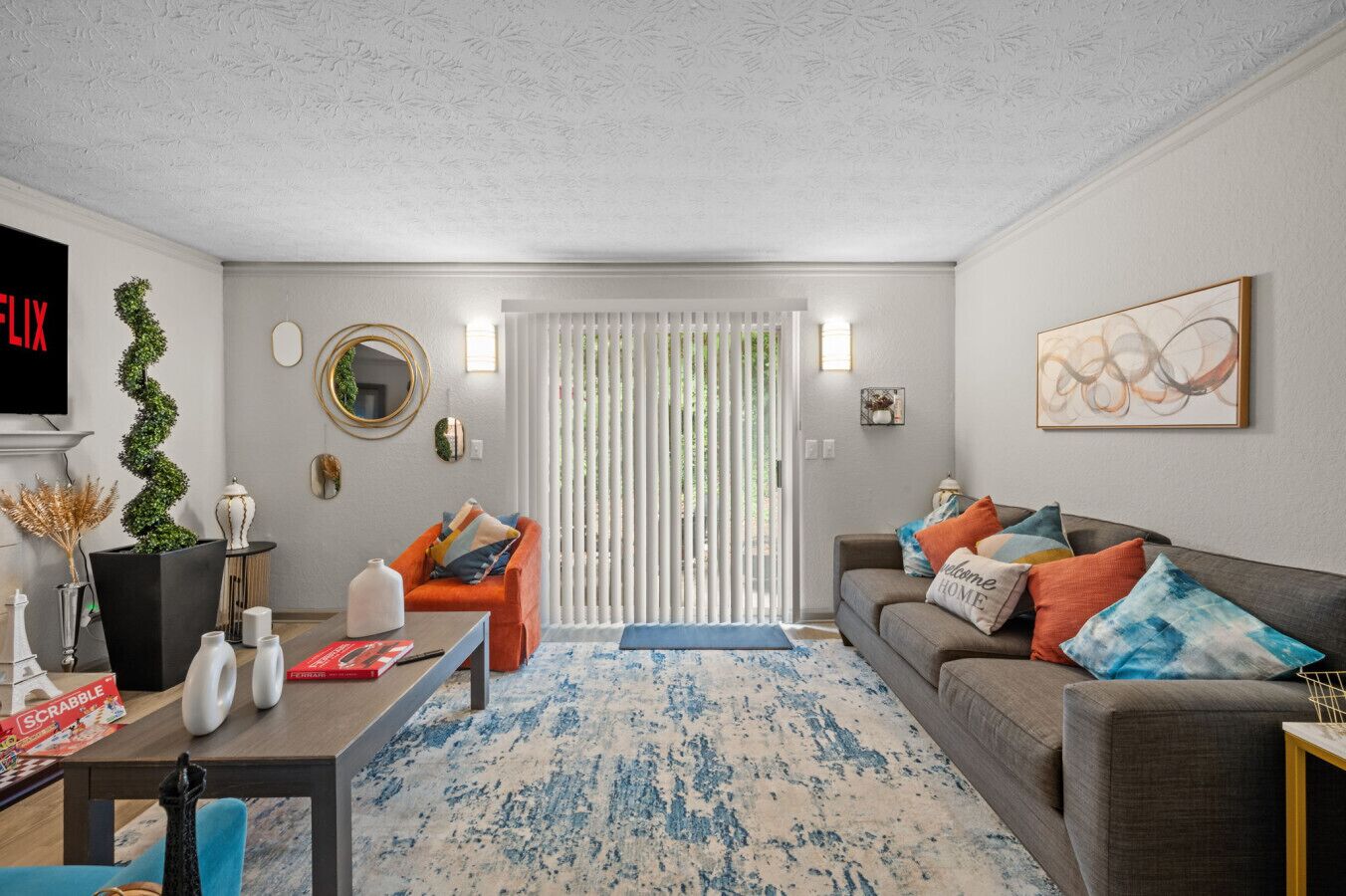 Smart TV, fireplace, computer monitors