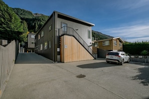 Exterior - Morepork Retreat - 1BDRM & Central (Queenstown)