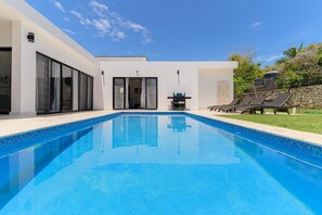 Pool - Charming 3-bedroom villa in wonderful Ocean Village with Pool & BBQ (Sosúa - Caberete)