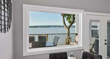 Driftwood Lodge: Boat Dock, Game Room & Lake Views
