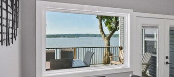 Driftwood Lodge: Boat Dock, Game Room & Lake Views