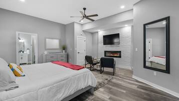 6 bedrooms, iron/ironing board, travel cot, free WiFi