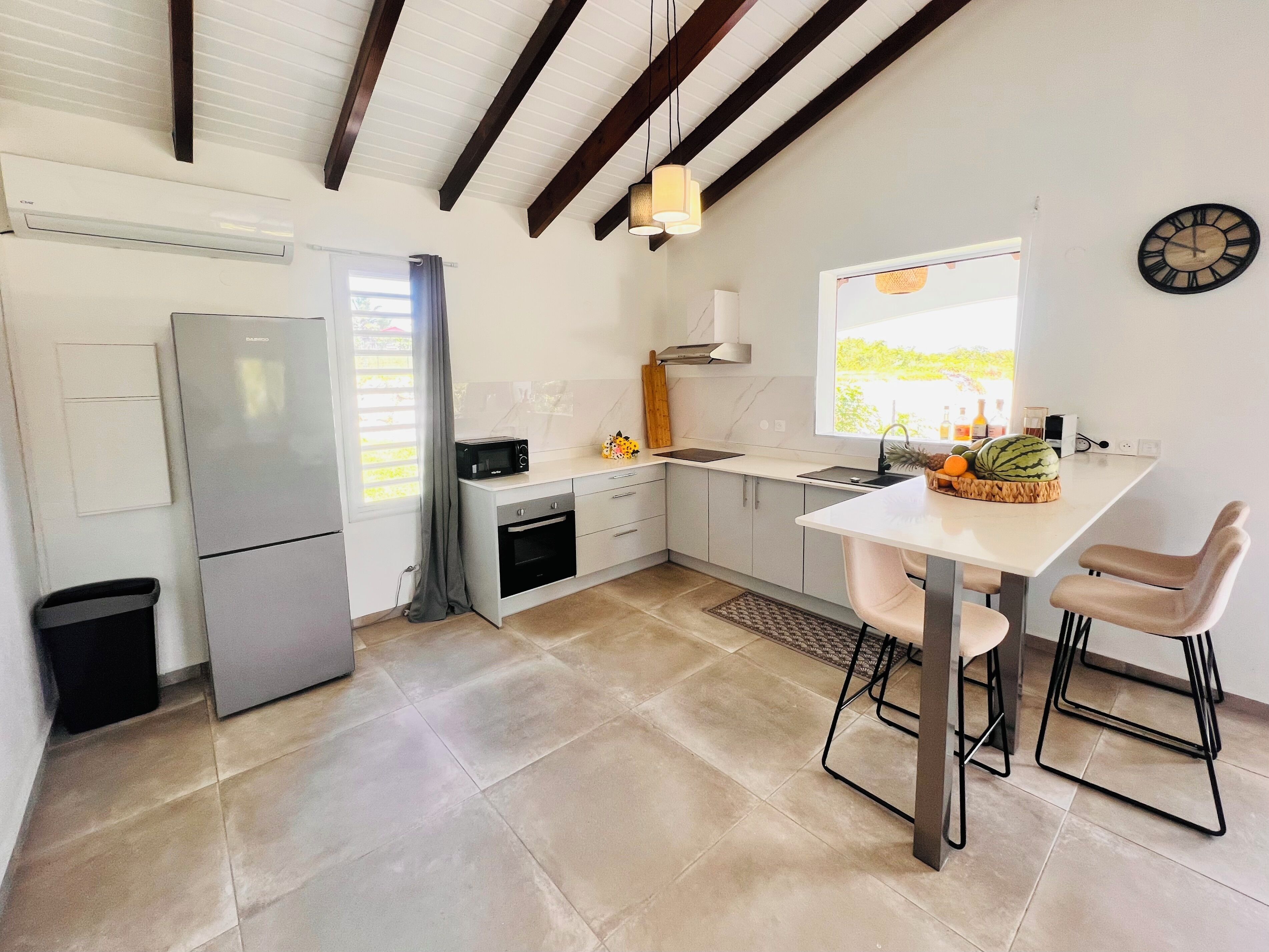 Mikrobølgeovn, ovn og kokeplater