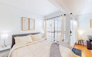 3 chambres, fer et planche à repasser, Wi-Fi, draps fournis