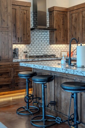 Deluxe House, Desert View | Private kitchen | Microwave, cookware/dishes/utensils - Village Camp Moab (Moab)