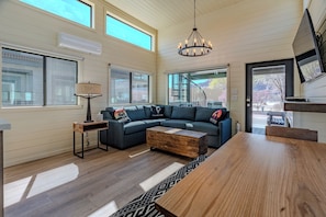 Cabin, Desert View | Living room