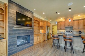 Deluxe House, Desert View | Living area - Village Camp Moab (Moab)