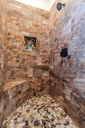 Deluxe House, Desert View | Bathroom shower - Village Camp Moab (Moab)